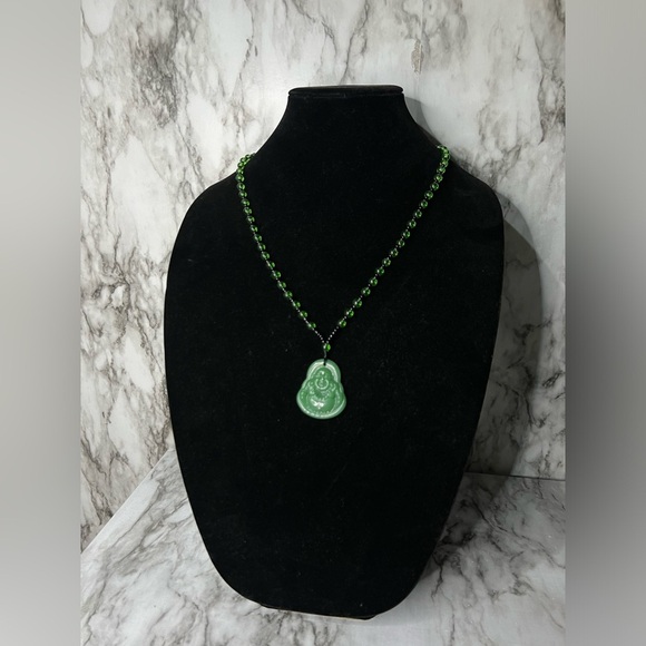 JADE Green Hand Carved Maitreya Buddah Pendant Necklace - Picture 7 of 9